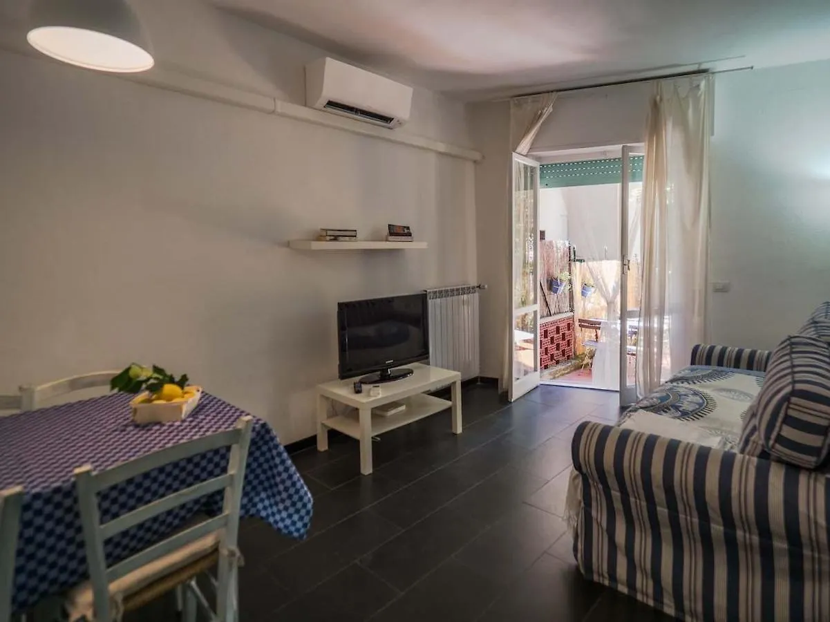 Sciacchetra Ground Floor Apartment With Ac Monterosso al Mare